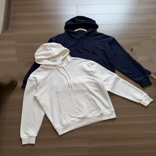 70707      Couple's round neck sweatshirt