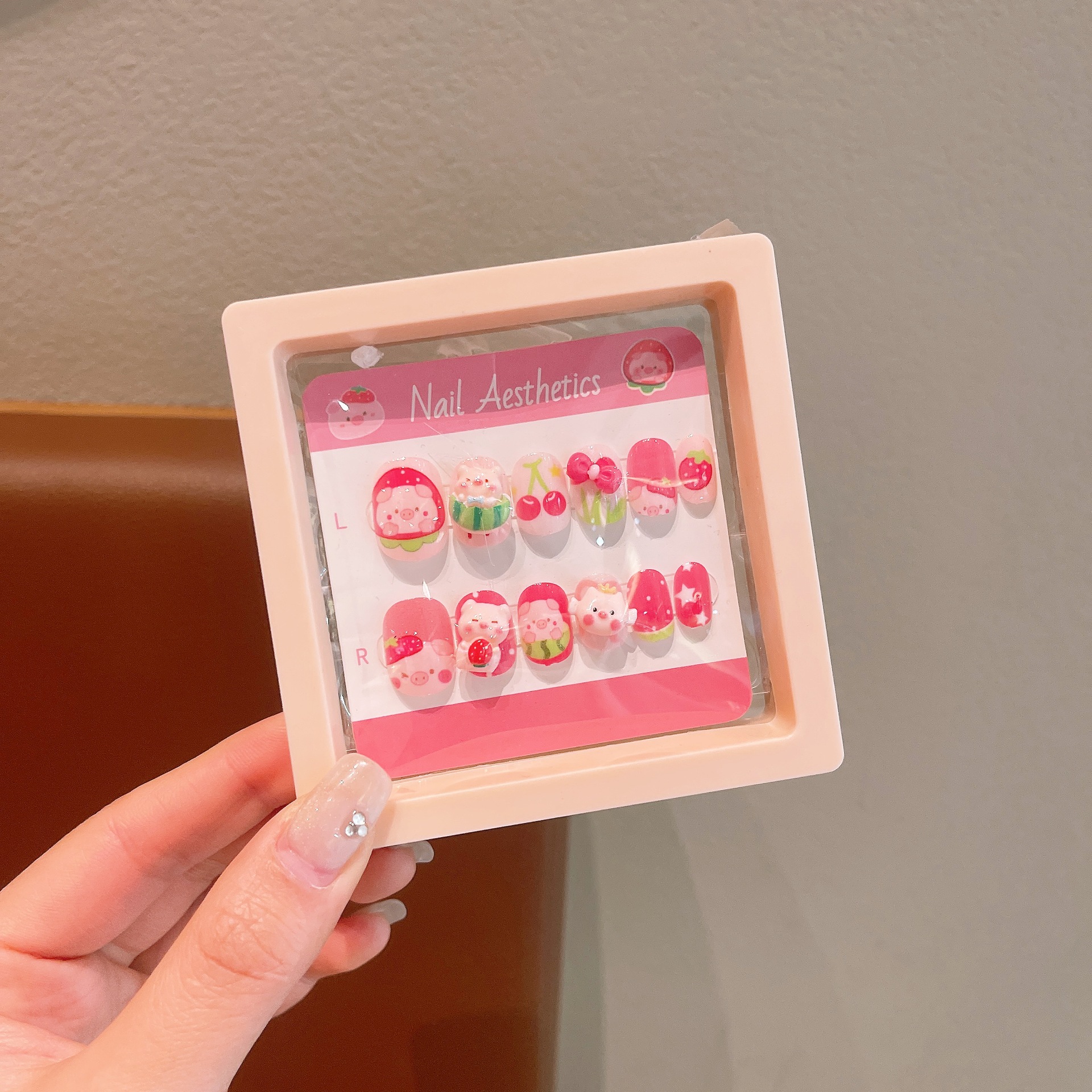 Uñas postizas removibles para niñas, en caja, con diseños de dibujos animados, pegatinas de uñas exquisitas, piezas de uñas.