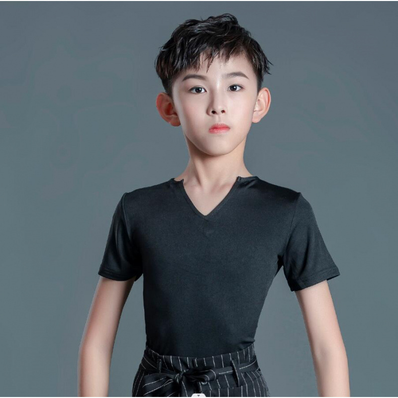 Black v-neck short-sleeved top