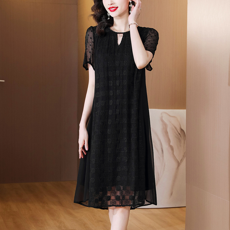 High-Quality, Youthful-Looking New Silk Dress for Middle-Aged Mothers, Summer New Style, Elegant Embroidered Mulberry Silk Dress High-Quality, Youthful-Looking New Silk Dress for Middle-Aged Mothers, Summer New Style, Elegant Embroidered Mulberry Silk Dress