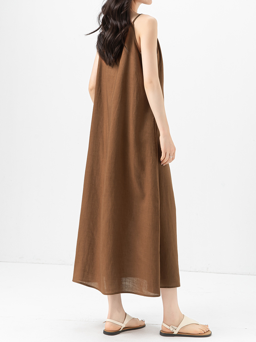 Váy maxi hai dây đính cườm phong cách nghỉ dưỡng, dáng chữ A rộng rãi, chất Tencel phối sợi gai mỏng mùa hè — Màu caramel
