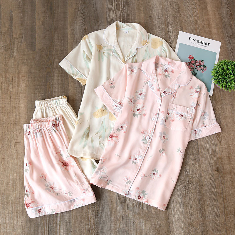 Rayon short-sleeved shorts women's pajamas suit summer thin cardigan lapel cool cotton silk outerwear homewear Rayon short-sleeved shorts women's pajamas suit summer thin cardigan lapel cool cotton silk outerwear homewear
