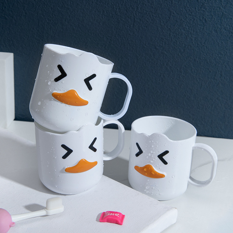 小白鴨兒童漱口杯3-12歲寶寶家用卡通防摔塑料洗漱水杯廠家批發