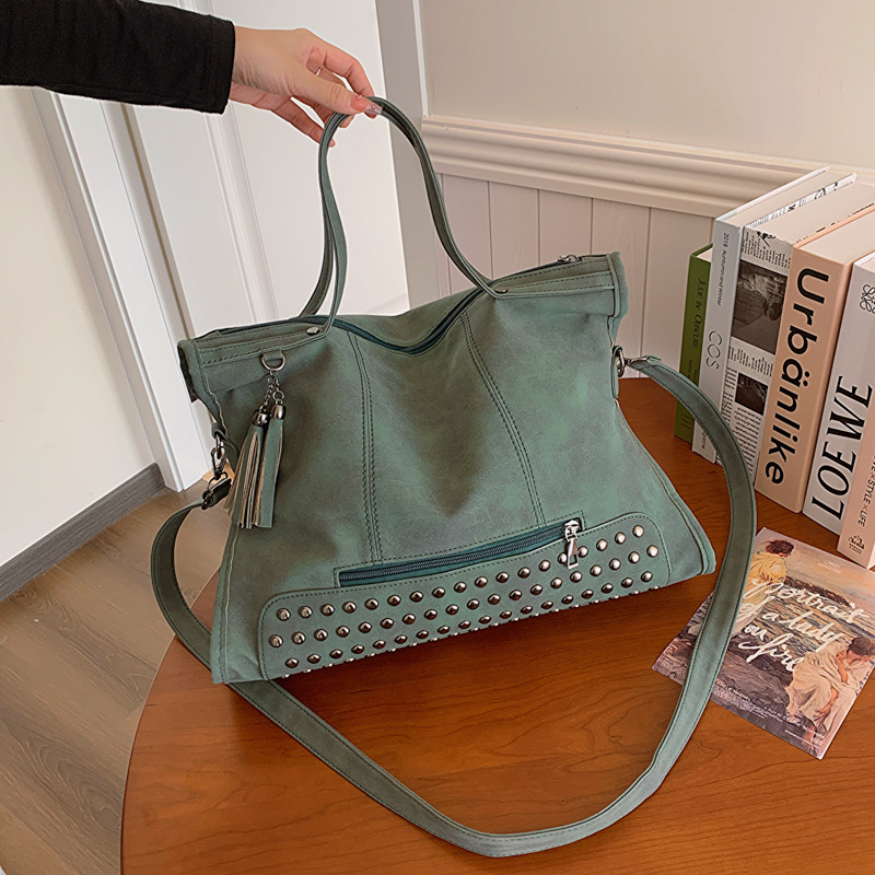Retro Large Capacity Women Shoulder Bag Tote For Work And Commute_voghion.com