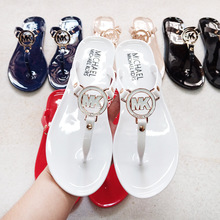 MK拖鞋女2025夏季新跨境外贸沙滩人字拖夹趾水晶果冻凉拖slippers