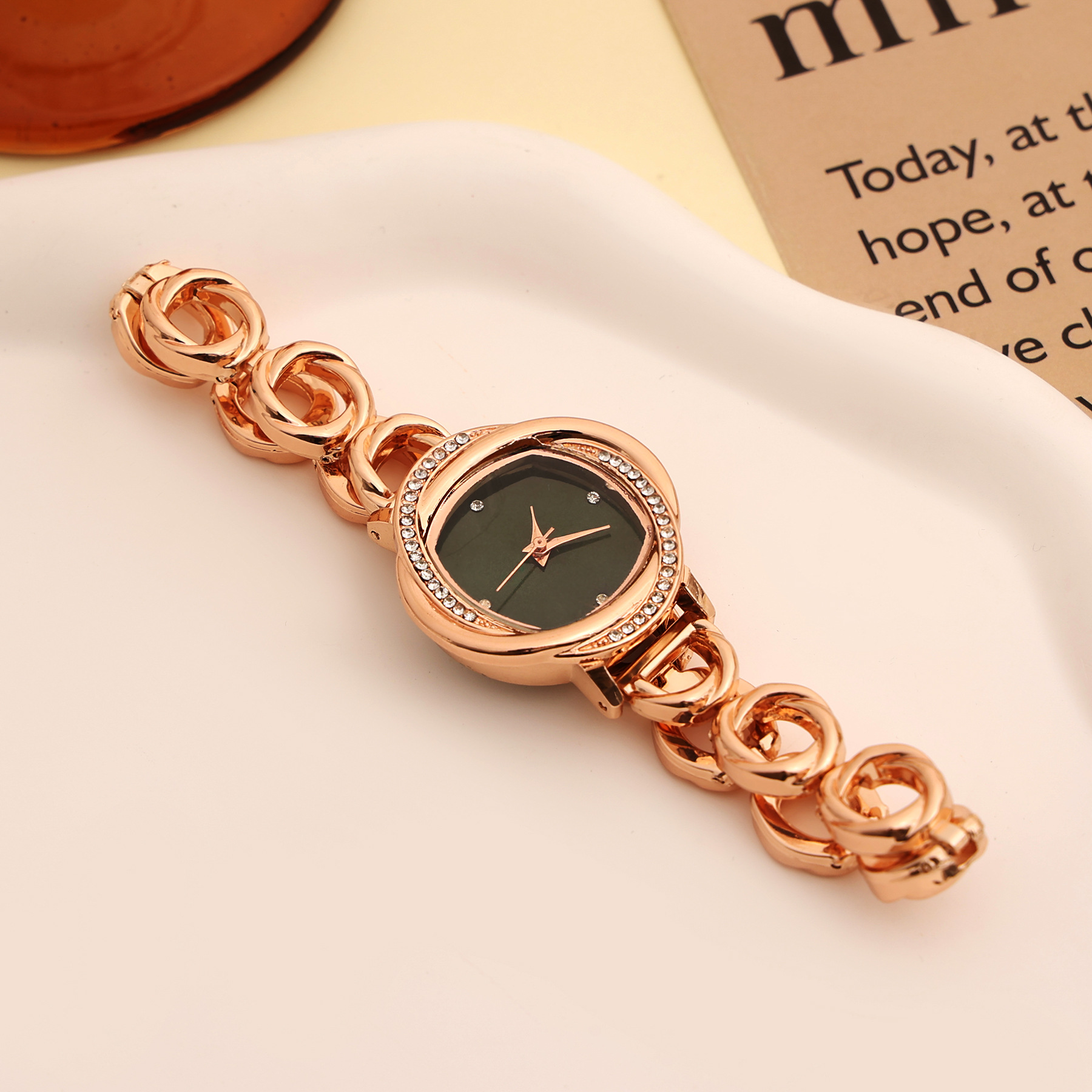 Casual Simple Style Solid Color Jewelry Buckle Quartz Women's Watches display picture 6