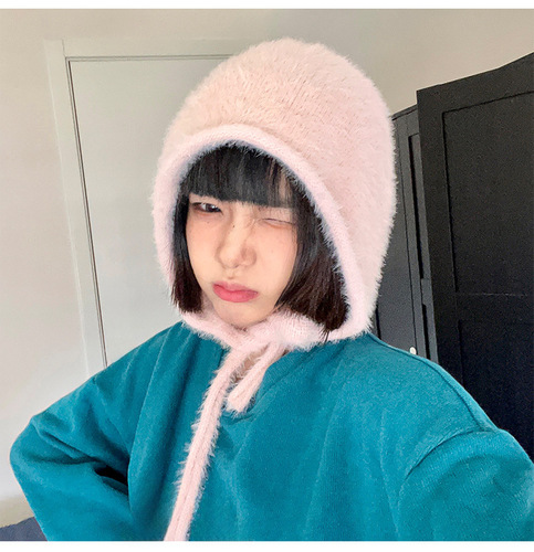 Trendy influencer-style mink-velvet bandana-style beanie for women—keep warm and protect ears in fall/winter; soft, windproof, knitted hat with a cozy, girly vibe.