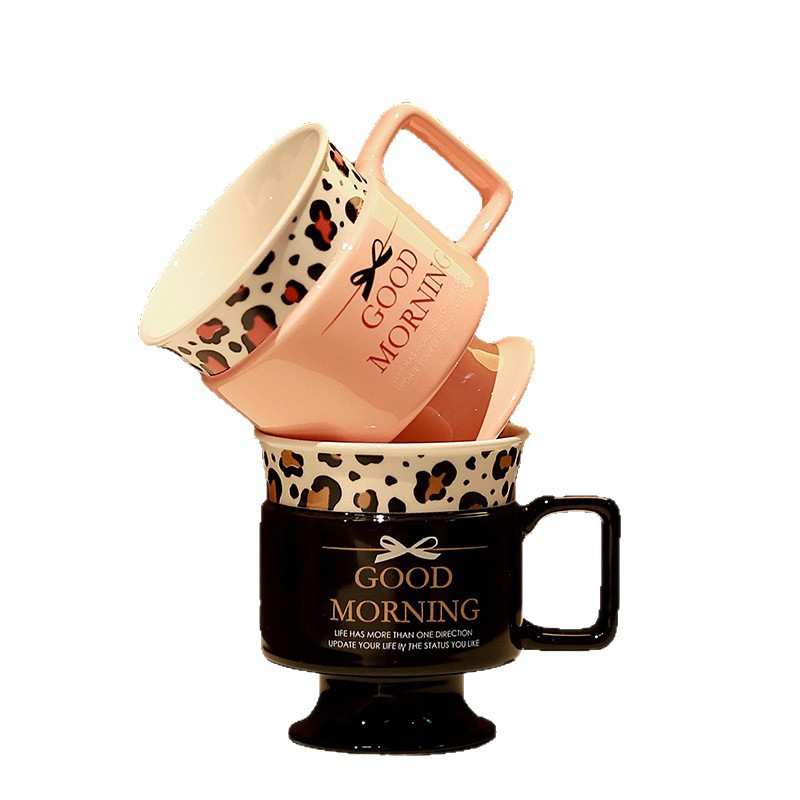 Taza de cerámica floral pequeña retro Taza de lujo ligera de estilo europeo Taza de café de oficina de alto valor Taza de desayuno