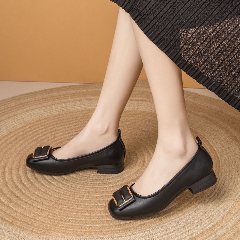 2026 nuevo primavera y otoño zapatos de un solo pie con un zapato de boca superficial para niñas coreanas con faldas suaves no cansadas zapatos de frijoles