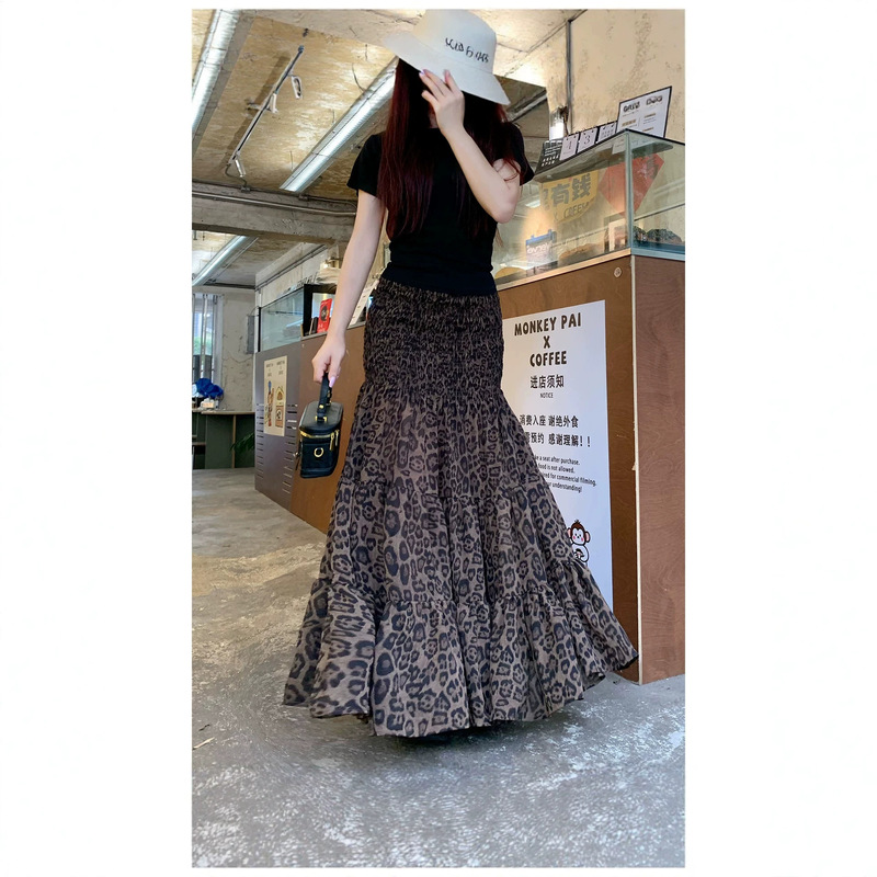 Plus-Size French-Style High-Waisted Leopard Print Skirt for Women, Slimming Large Hem Long Skirt, Vacation Style Layered Skirt