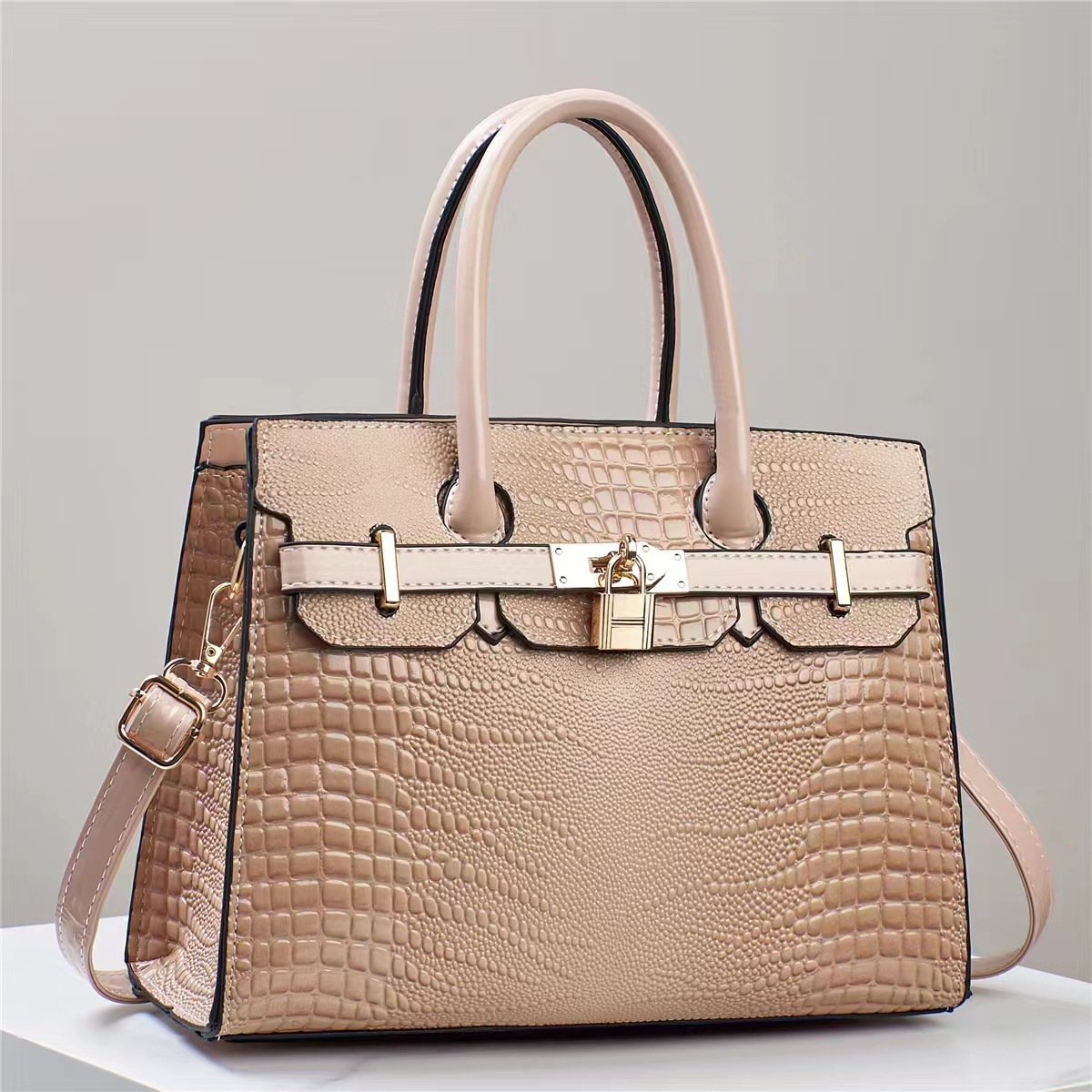 Moda Nuevo estilo de moda bolso de la nueva fábrica de temperamento madre Señora bolsa de hombro bolsa de mensajero de ventas directas de textura