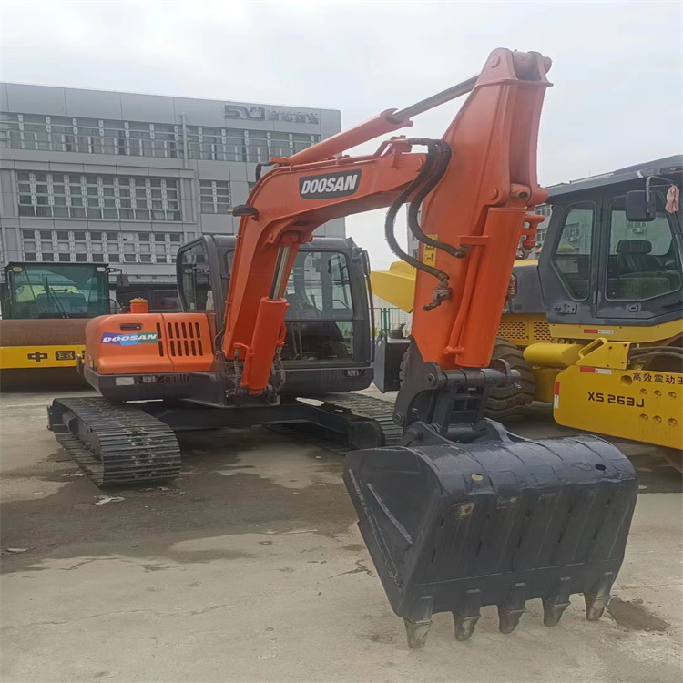 新疆口岸外贸出口斗山 卡特60、70、120、220二手挖掘机 价格优惠