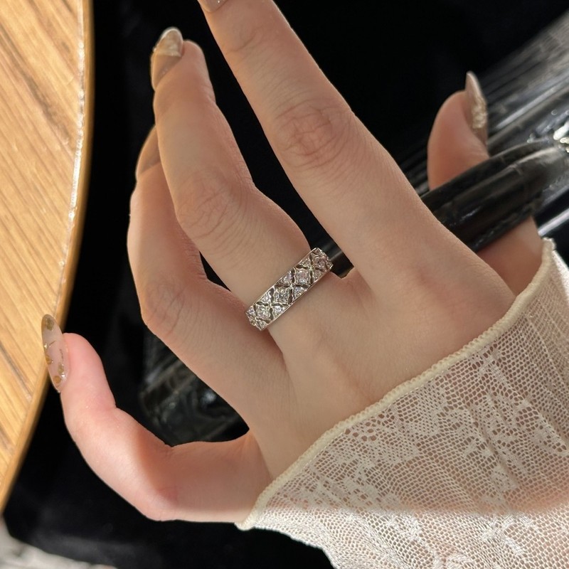 S925纯银轻奢菱格蕾丝雕花镂空镶钻戒指几何菱纹高碳钻戒女精致|undefined
