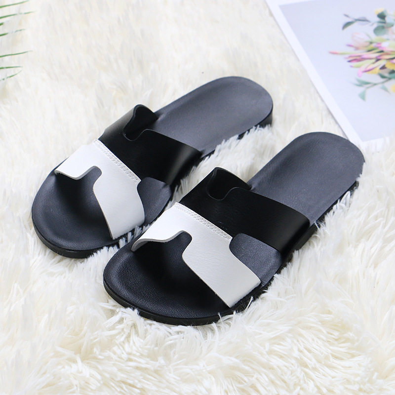 Dép nữ quai ngang chất liệu da PU thoáng khí, chống trơn trượt, đế bằng đi trong nhà và ngoài trời — Đen trắng