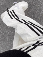 �����׻�ɫ�l�y�lѝŮ���ֱͲѝ���e�����\��ѝ