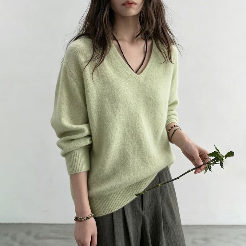High-End Custom-Dyed Cashmere-Like Brushed Wool Sweater for Women, V-Neck Commuter Sweater, Casual Soft and Fluffy Knitwear