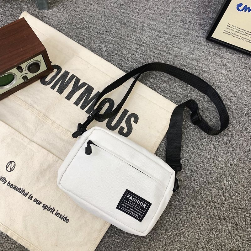 액세서리가 없는 흰색