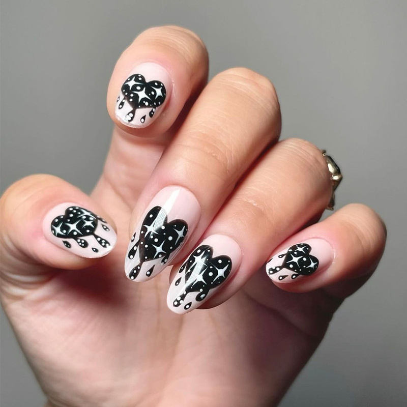 Special Offer Short Glossy Oval 2025 Spring and Summer Black Heart-Shaped Blood Drop Nail Art for Hot Girls, 24 Pieces, Same Style as on Instagram
