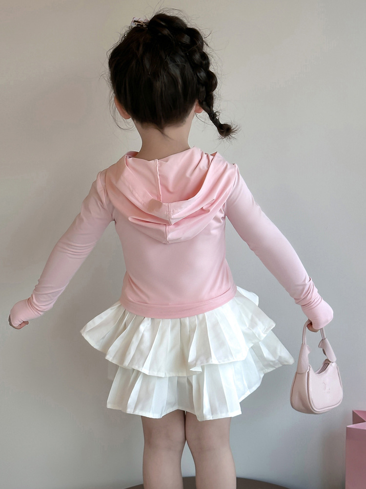 Ropa de protección solar para niñas verano 2025 nuevo estilo para niños, ropa occidental, seda de hielo, abrigo de protección UV al aire libre para bebés femeninos