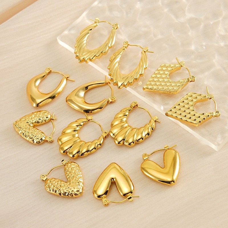 11g Weight 304 Stainless Steel Ear Needle Material Ear Studs Classification 1 Pair Quantity Holiday, Daily Occasion 304 Stainless Steel Material Heart Shape Pattern All Seasons Season Women's Gender Plating Design Simple Style Style 1 Pair Simple Style Heart Shape Plating 304 Stainless Steel Ear Studs 11