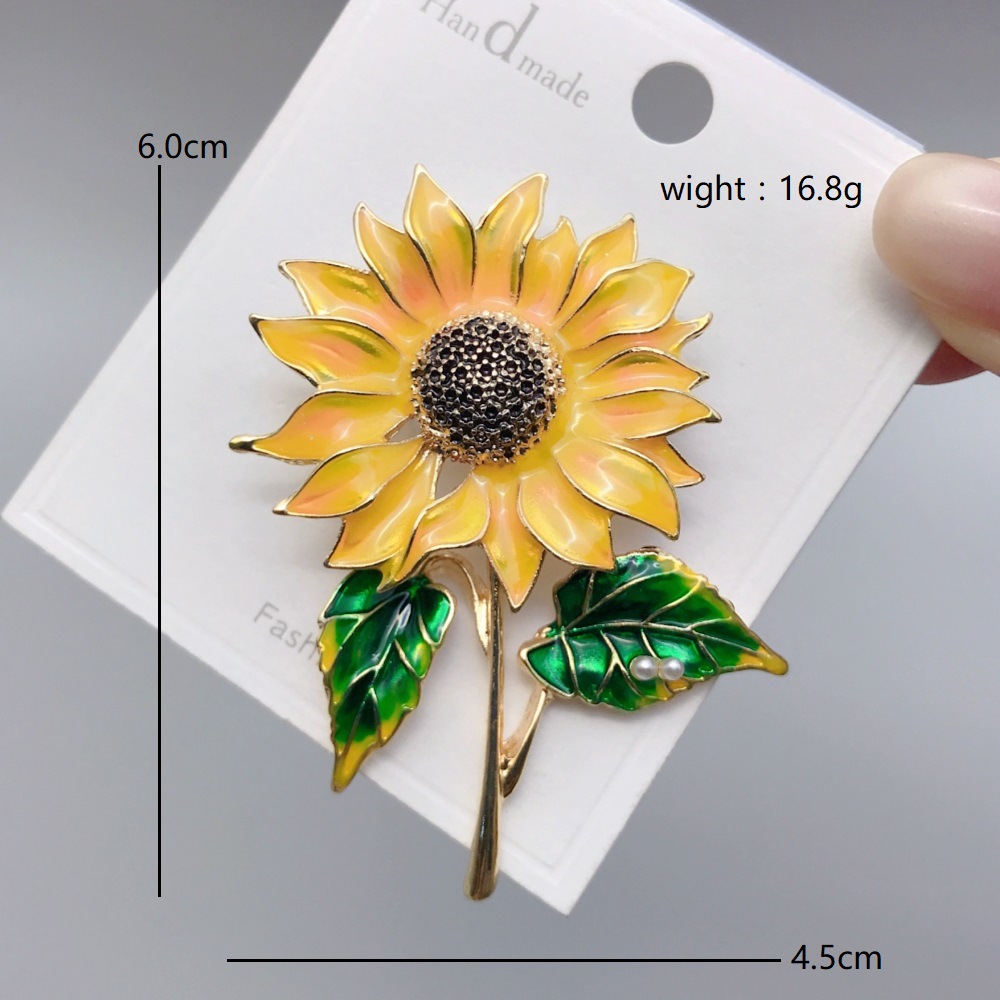 Spilla a smalto girasole per uomo e donna accessorio giacca_voghion.com