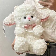 少女の心のかわいい王女の羊のぬいぐるみの超萌え人形は寝て枕を抱いて女性の誕生日プレゼントを送ります。