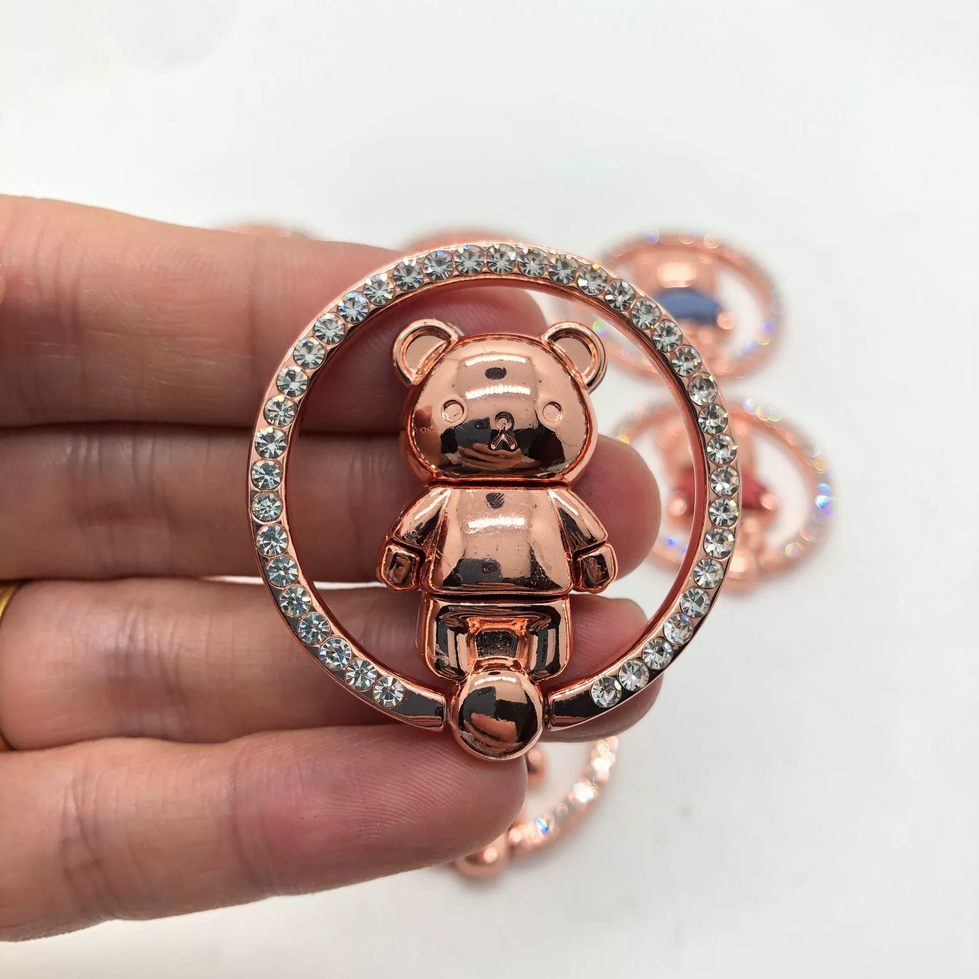 Новая кукла милый медведь кольцо мобильного телефона кронштейн Алмазный встроенный контрастный цвет настольного мобильного телефона кольцо кронштейн
