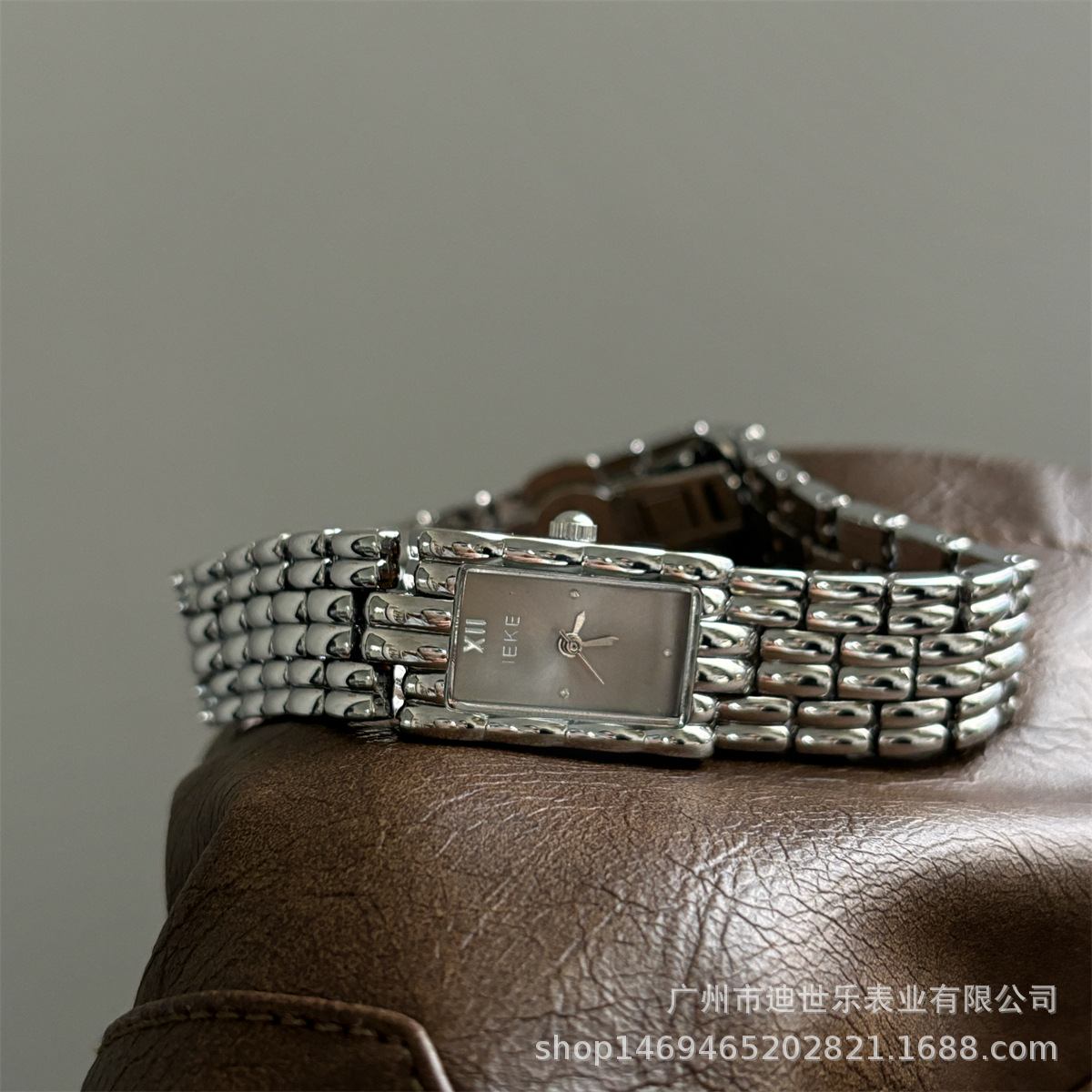 IEKE Rectangular Middle Ancient Bracelet Watch Women's Light Luxury Commuter High Beauty Value Little Red Riding Book Live Explosive Quartz Watch