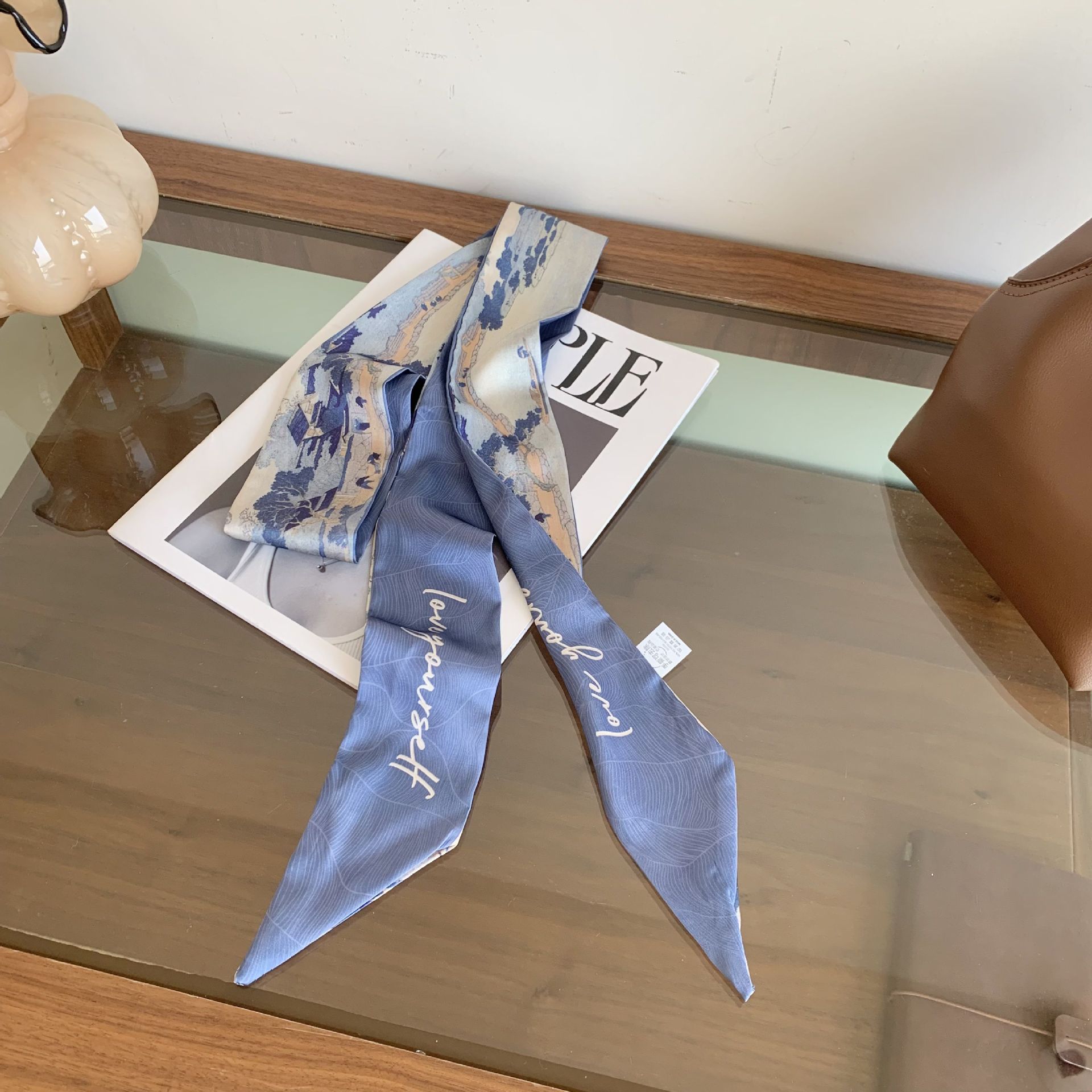 Bandera de bufandas de seda larga para mujeres primavera y verano con camisa de alta calidad, cinturón de cinturón, cabello atado