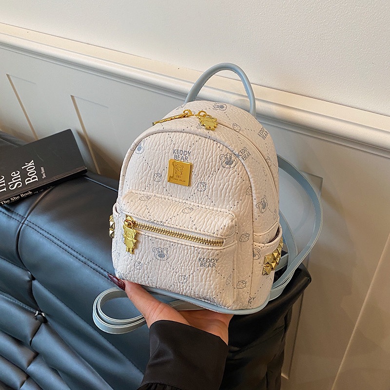 Mochila de moda de mujer verano 2026 popular nicho de hombro único bolso de temperamento versátil nuevo bolso de viaje casual simple