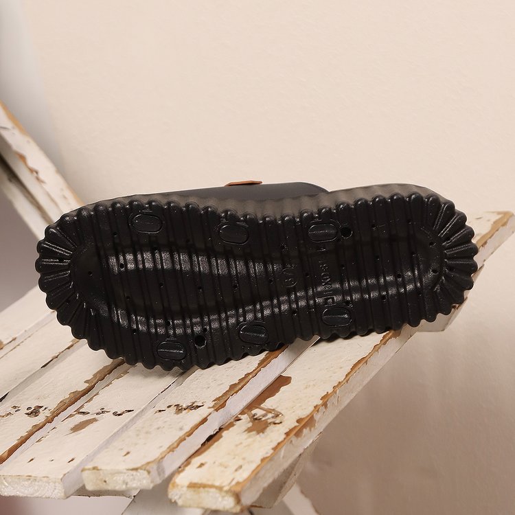 Soft And Bouncy Flip Flops With Contrasting Colors, Featuring A Belt Buckle Detail, Flat Casual Open Toe Sandals_vogvips.com