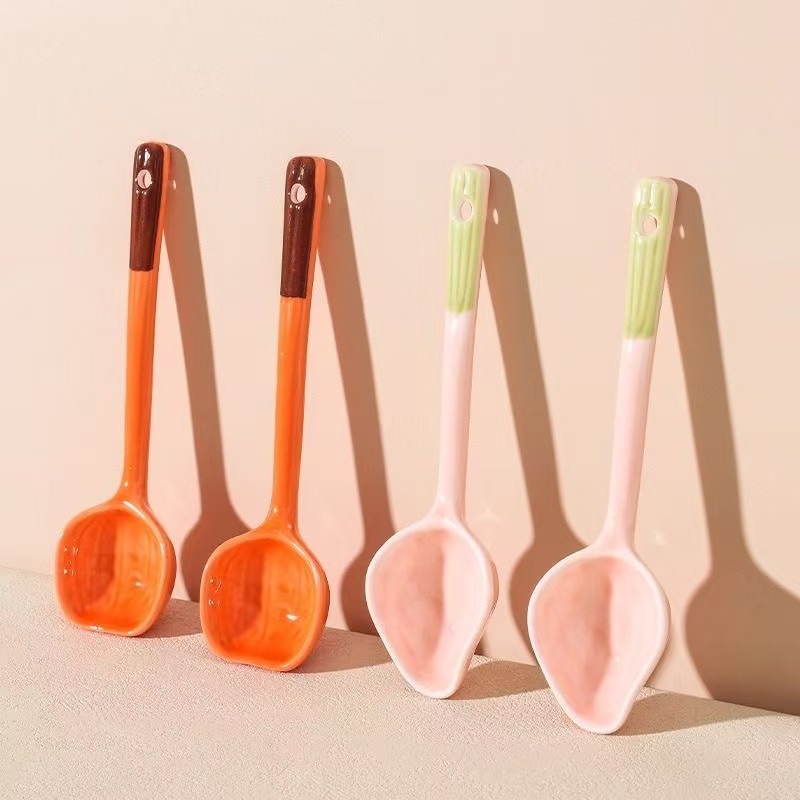 Cucharas de calabaza de cerámica creativa encantadora cucharas de fresa cucharas de postre cucharas de mango largo cucharas de alto valor