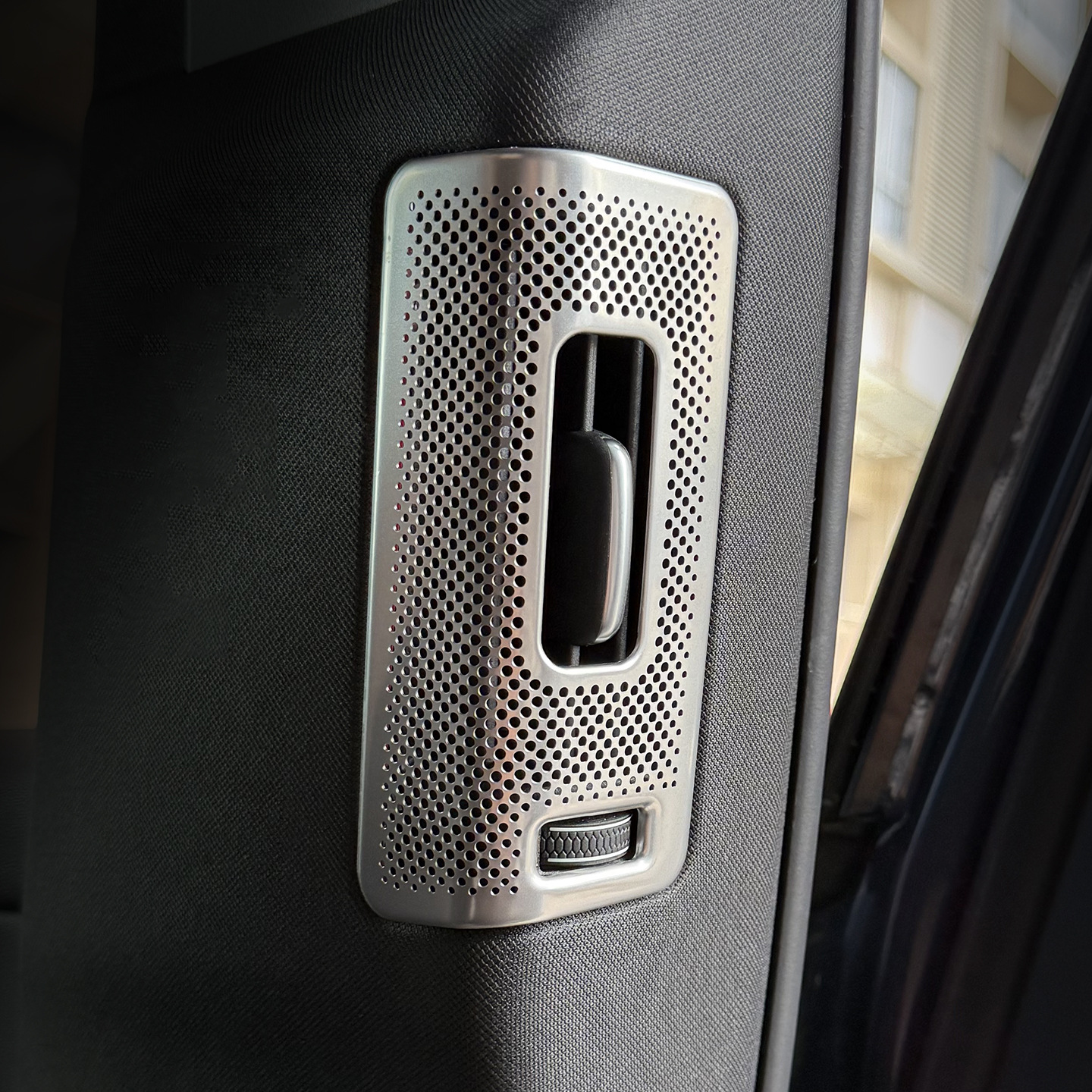 Suitable for Volvo Xc60Xc90S90V90 Center Column Air Outlet Protective Cover B-Pillar Dust Cover Decorative Sticker on Both Sides