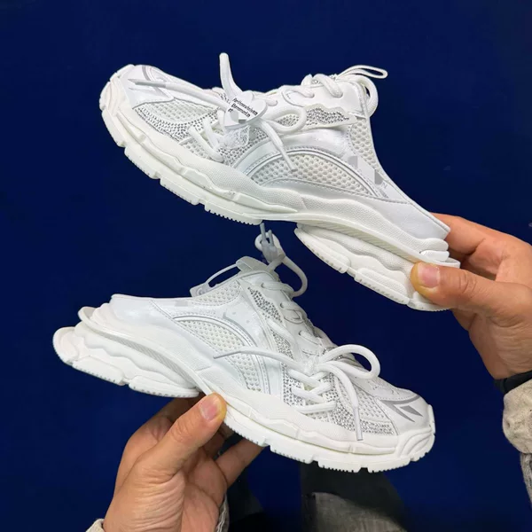 Pure original GGCC dad shoes, same style as Lusilin Yun, featuring a starry galaxy design, silver horn motif, and a 5cm thick sole for added height, making them casual shoes