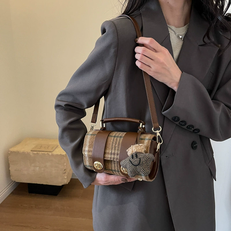 Retro handheld small bag, winter small shoulder bag, 2023