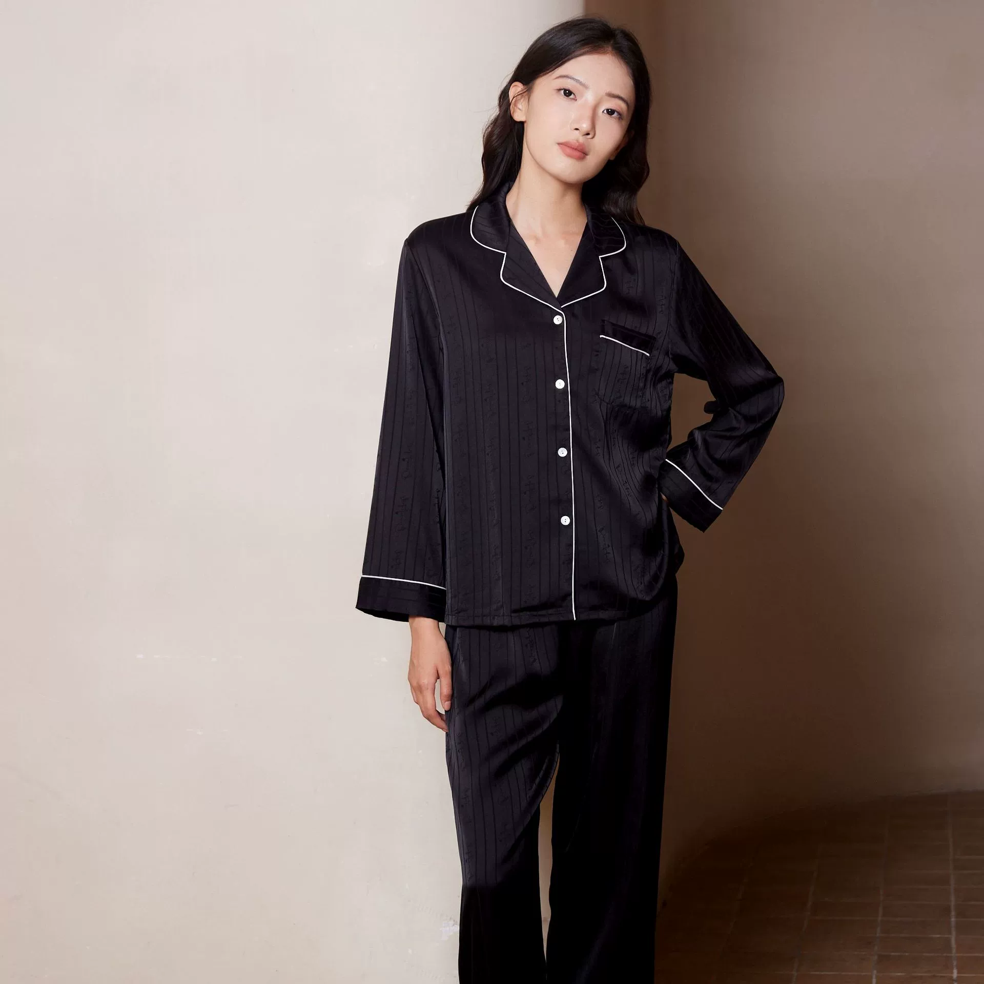 Маленькая Красная книга рекомендую пару пижамы женские атласные брюки из ледяного шелка с длинными рукавами, мужской полосатая сетчатая красная Домашняя одежда костюм