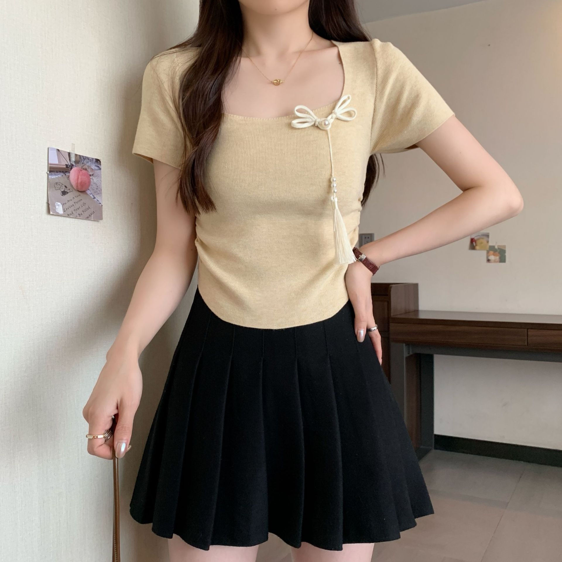 Nov poletni dizajn z naramnicami, nepravilna majica s kratkimi rokavi v kitajskem slogu, ženska pletena majica s kratkimi rokavi in ​​oglatim izrezom._voghion.com