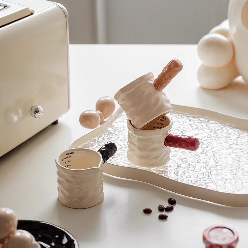 Taza de leche pequeña de café de alto valor ins con frasco de leche de escala Taza de extracto de espresso Taza medidora de cerámica con pezones
