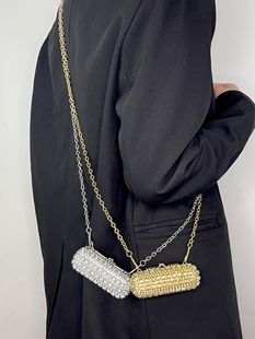 Fashionable lipstick, shoulder bag, small bag on chain, light luxury style