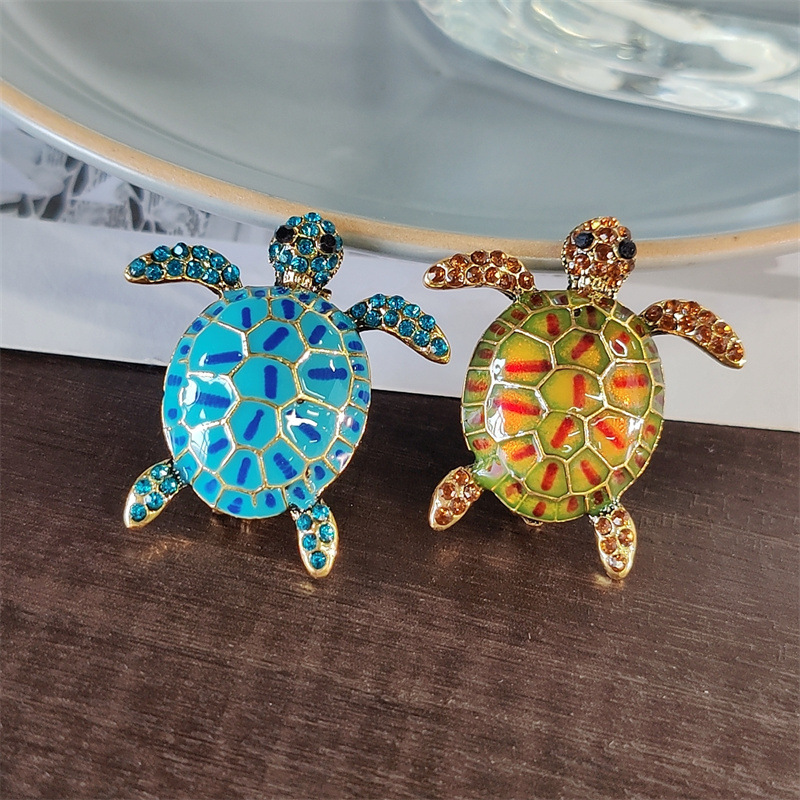 Creative Diamond-embedded fashion turtle animal brooch personality exaggerated dripping badge retro pin clothing accessories