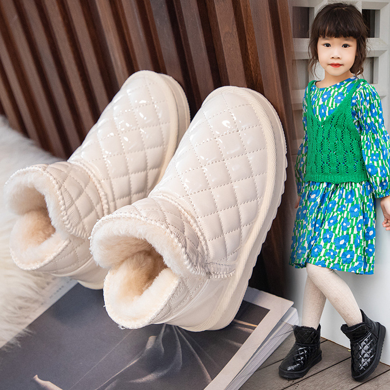 Botas de nieve para niñas zapatos de algodón para niños con forro polar 2022 nuevos Otoño e Invierno de cuero impermeable Botas cortas para niños botas de algodón cálido image 6