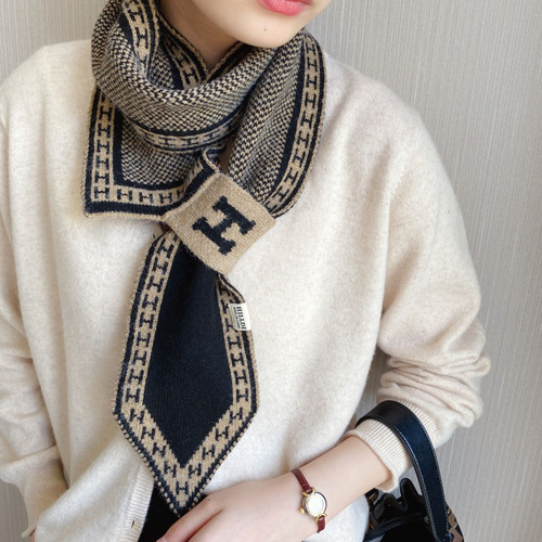 New letter long socket knitted woolen neck scarf for women spring, autumn and winter fashionable style scarf to keep warm