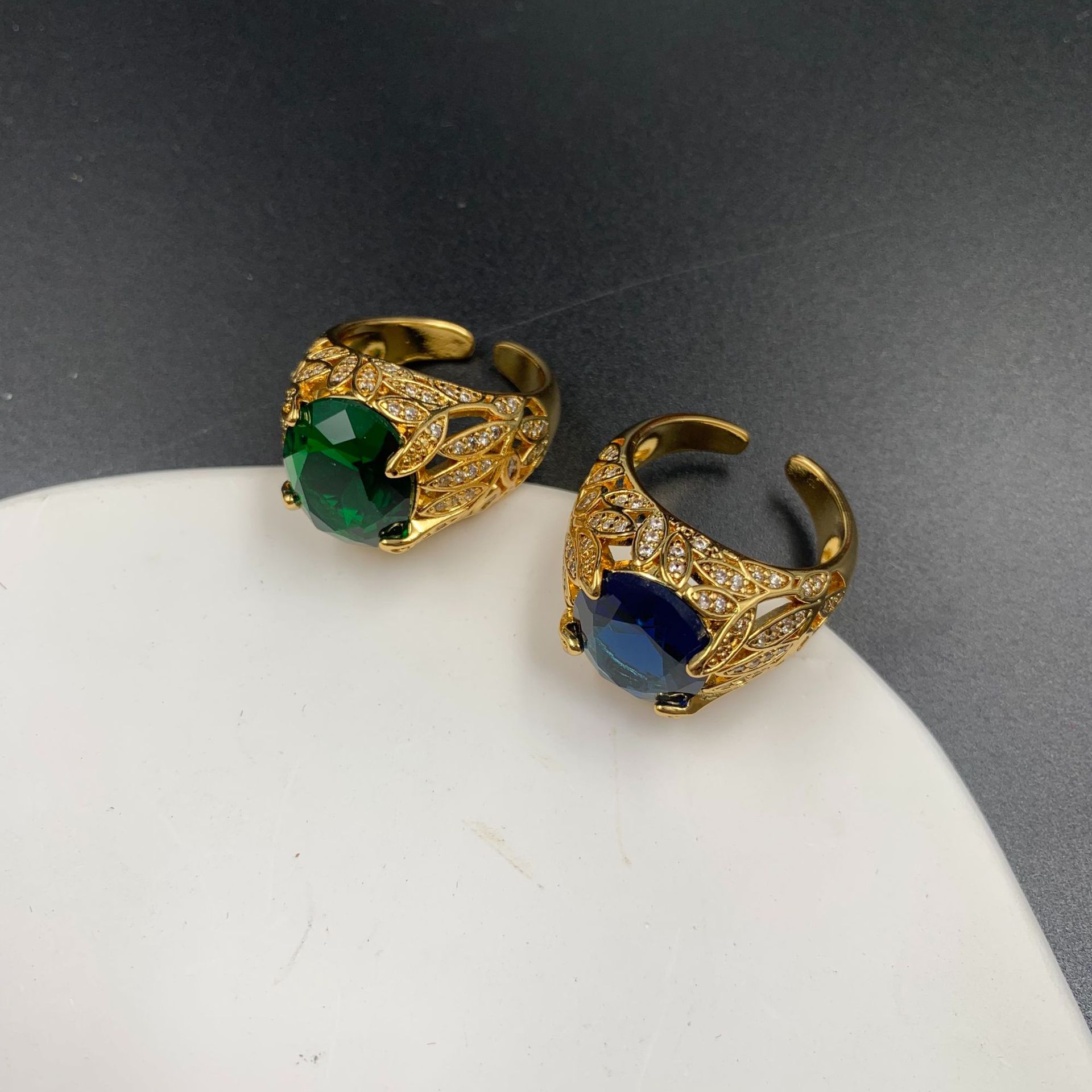 Retro one size elegant gemstone ring