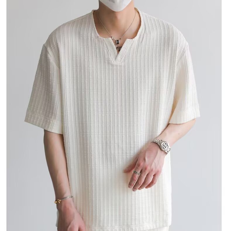Verano nuevo estilo hielo seda manga corta hombres rayas textura manga de cinco puntos media manga cuello en V transpirable verano comercio exterior transfronterizo al por mayor