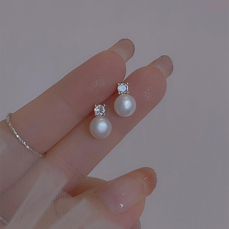 Pendientes de botón con perlas y circonitas para mujer_voghion.com