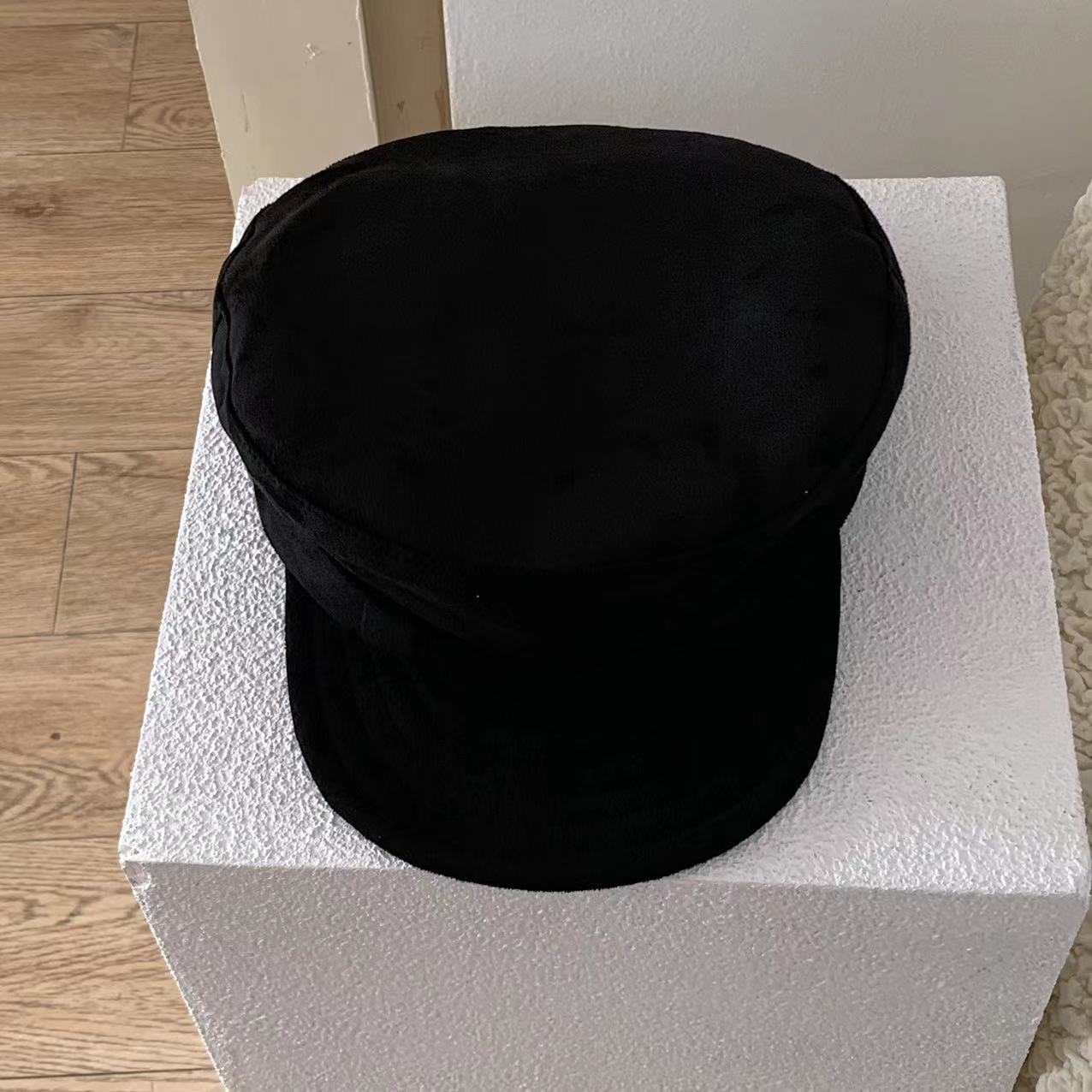 Unisex Lady Simple Style Solid Color Curved Eaves Beret Hat display picture 3