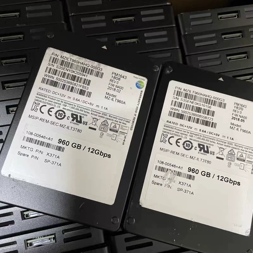 Твердотельный накопитель PM1643A 960 ГБ