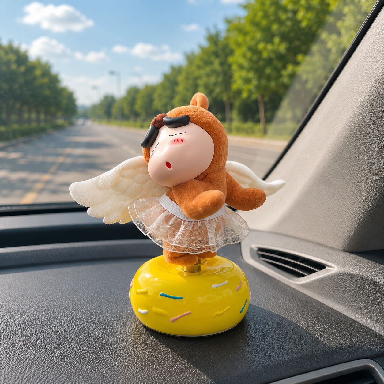 Car Interior Decorations, Rotating Ornaments, Little Angel with Bare Butt, Crayon Shin-Chan, Creative and Cute Car Dashboard Decorations
