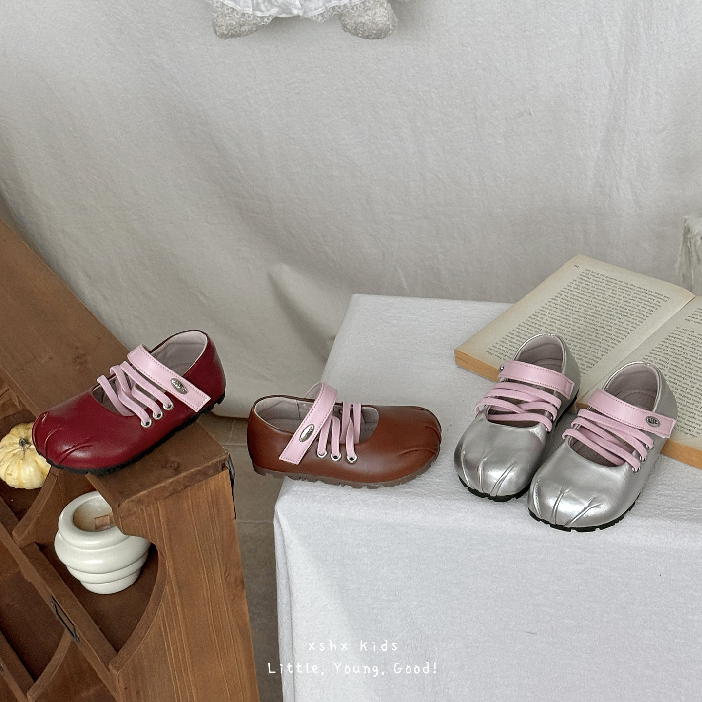 Xshx Strap Ballet | Girls' Autumn Ale Pleated Wide Toe Wenzhou Children's Shoes with Rubber Non-Slip Sole and Velcro