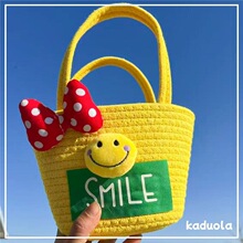 ���ֶY�ضY���b�Y��@�SɫЦĘ��������С�@����Ů�����չ��նY��